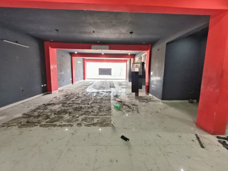  Parking, gomti nagar Commercial Office Space 1854 Sq.Ft. In Gomti Nagar Lucknow 9804588