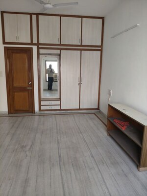 Room in 3 BHK Independent House at Sector 6 – for Rent