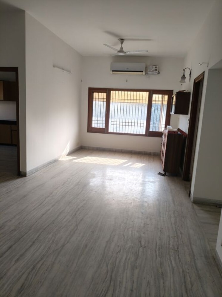 Room, sector 6 3 Bedroom 2300 Sq.Ft. Independent House In Sector 6 Panchkula 9804644