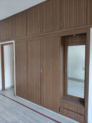 Room in 3 BHK Independent House at Sector 6 – for Rent
