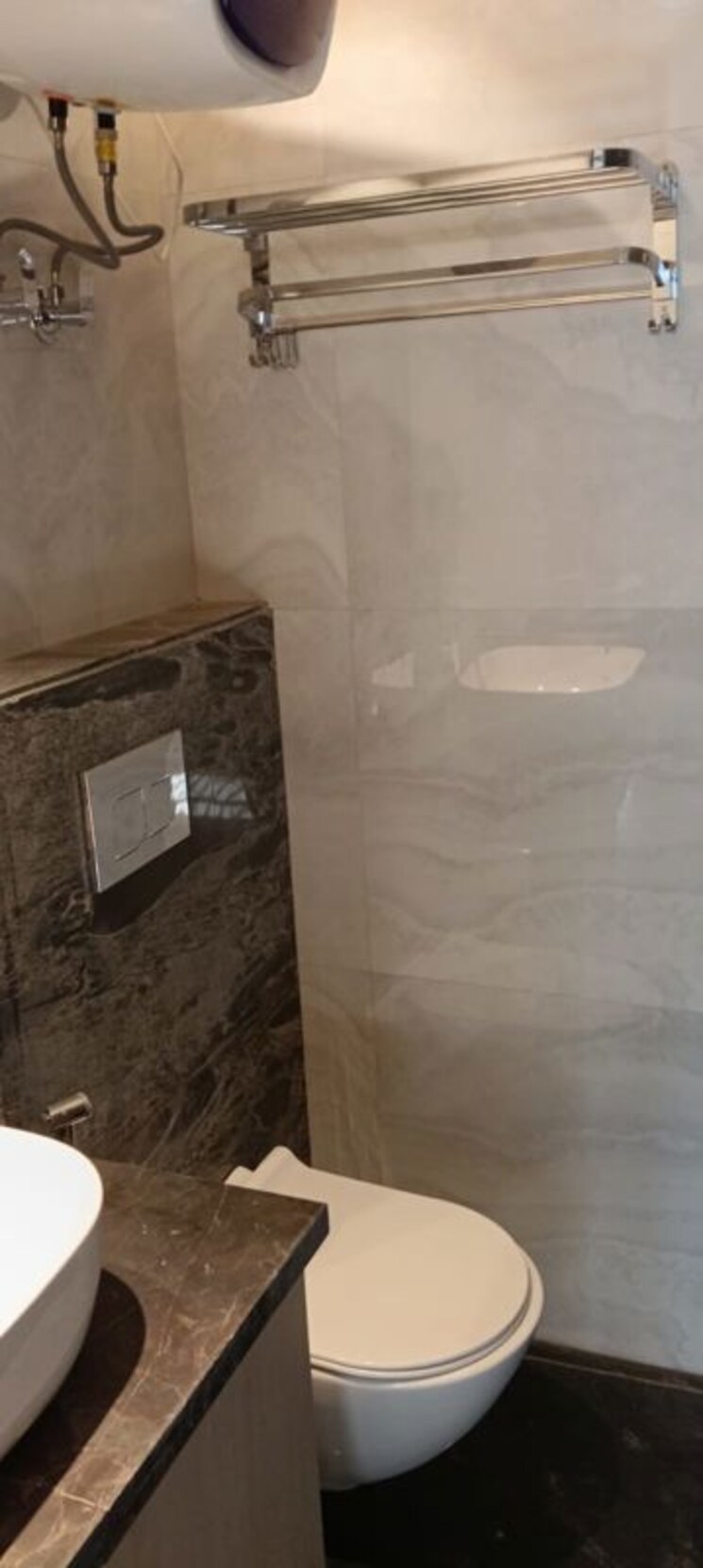 Bathroom, sarvodaya enclave 3 Bedroom 217 Sq.Yd. Builder Floor In Sarvodaya Enclave Delhi 9804551