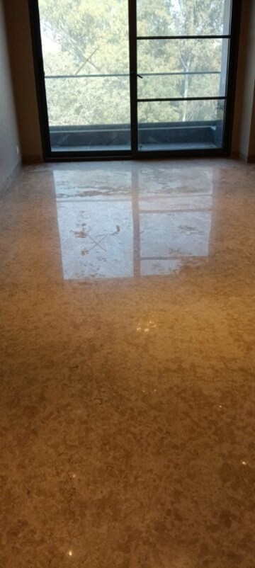 Room in 3 BHK Builder Floor at Sarvodaya Enclave – for Sale