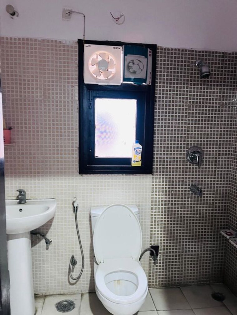 Bathroom, sector 2 wave city 5 Bedroom 2100 Sq.Ft. Independent House In Sector 2 Wave City Ghaziabad 9801077