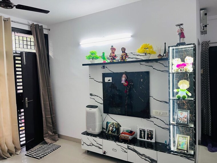 undefined, sector 2 wave city 5 Bedroom 2100 Sq.Ft. Independent House In Sector 2 Wave City Ghaziabad 9801077