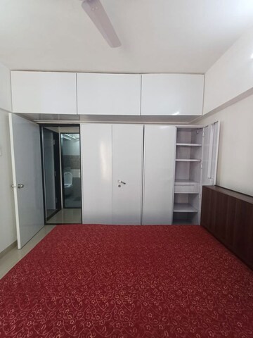 Room in 2 BHK Apartment at Swapnalok Apartments Malad East, Malad East – for Rent