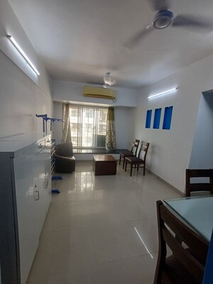 2 BHK Apartment For Rent in Swapnalok Apartments Malad East, Malad East