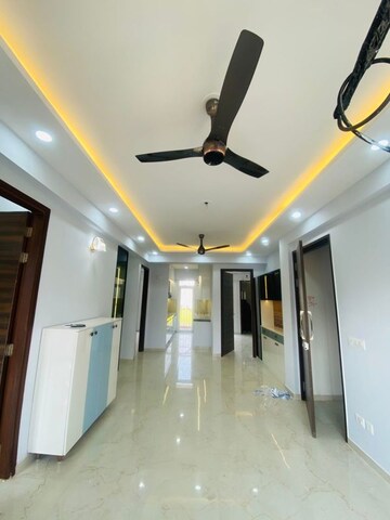 Building Lobby in 3.5 BHK Builder Floor at M3M Soulitude, Sector 89 – for Rent