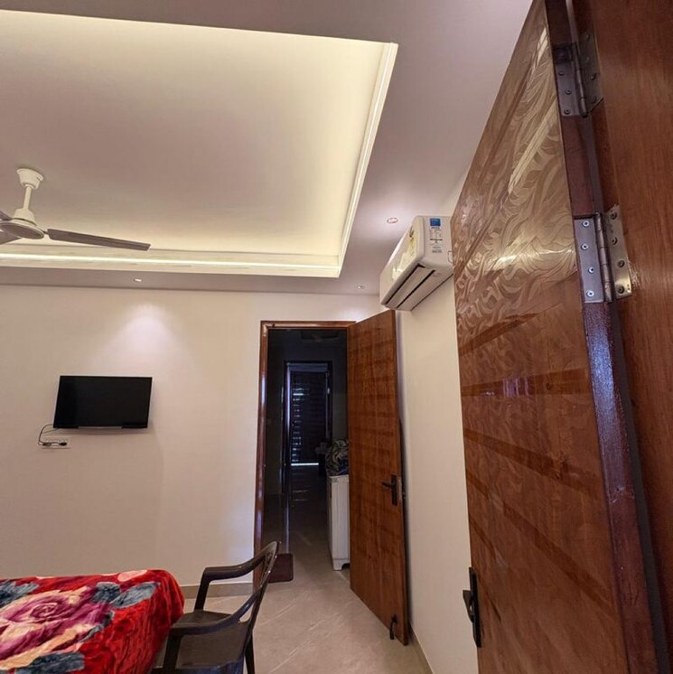 Room, lajpat nagar i 2 Bedroom 900 Sq.Ft. Builder Floor In Lajpat Nagar I Delhi 9804840