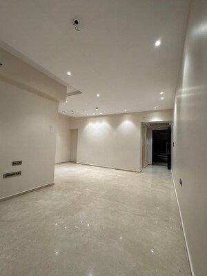 Room in 3.5 BHK Apartment at Marathon Montesouth 6, Byculla West – for Rent