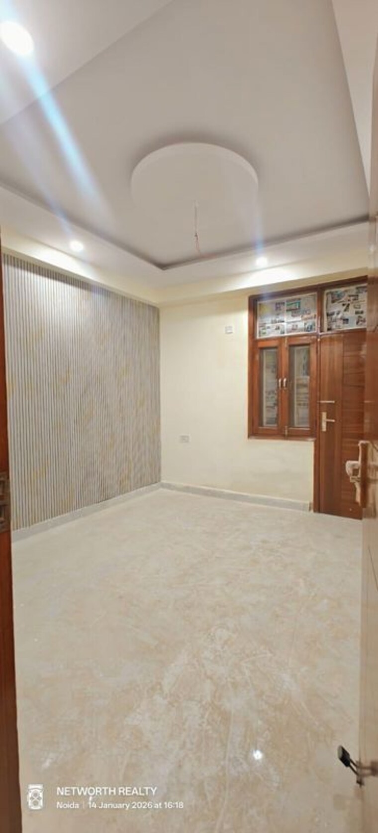 Room, sector 73 3 Bedroom 1300 Sq.Ft. Builder Floor In Sector 73 Noida 9804991