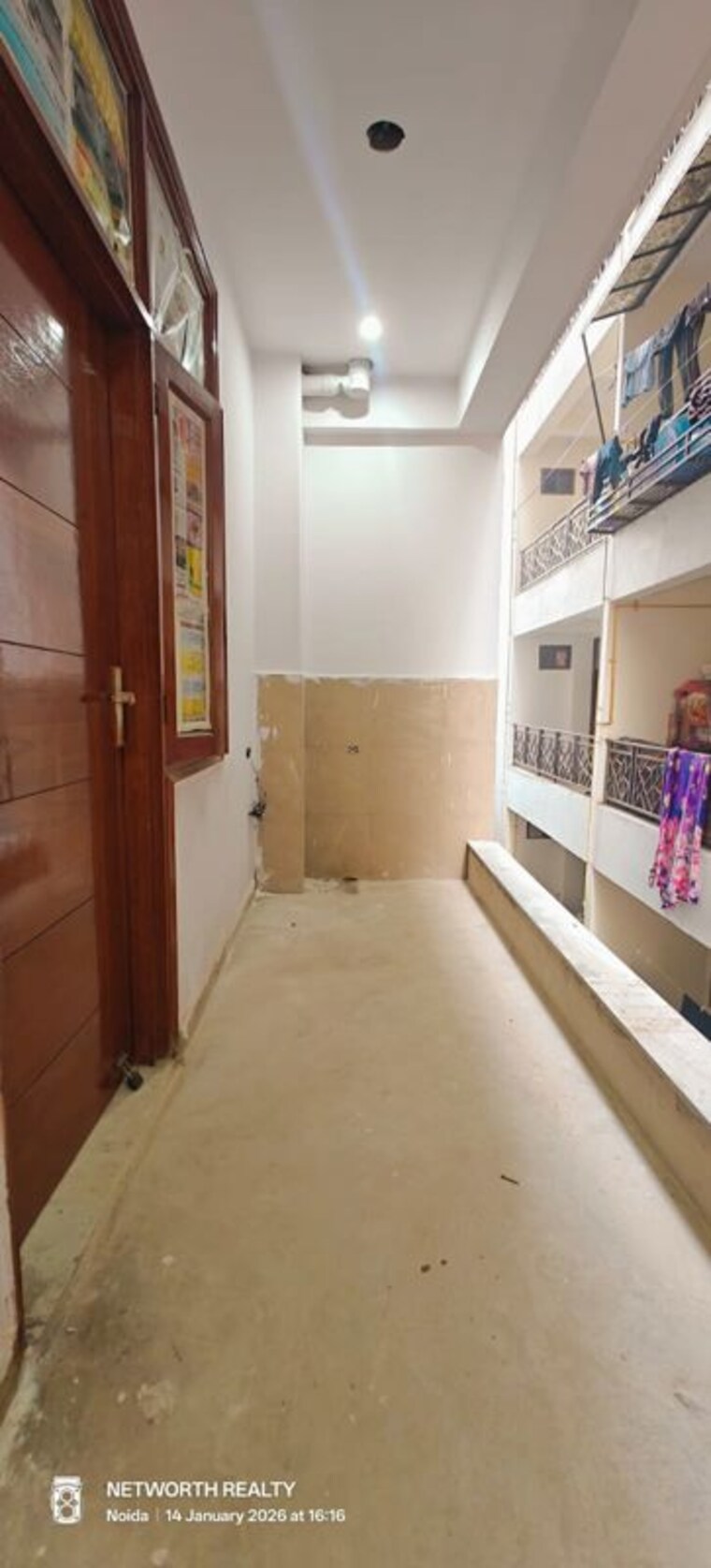 Room, sector 73 3 Bedroom 1300 Sq.Ft. Builder Floor In Sector 73 Noida 9804991