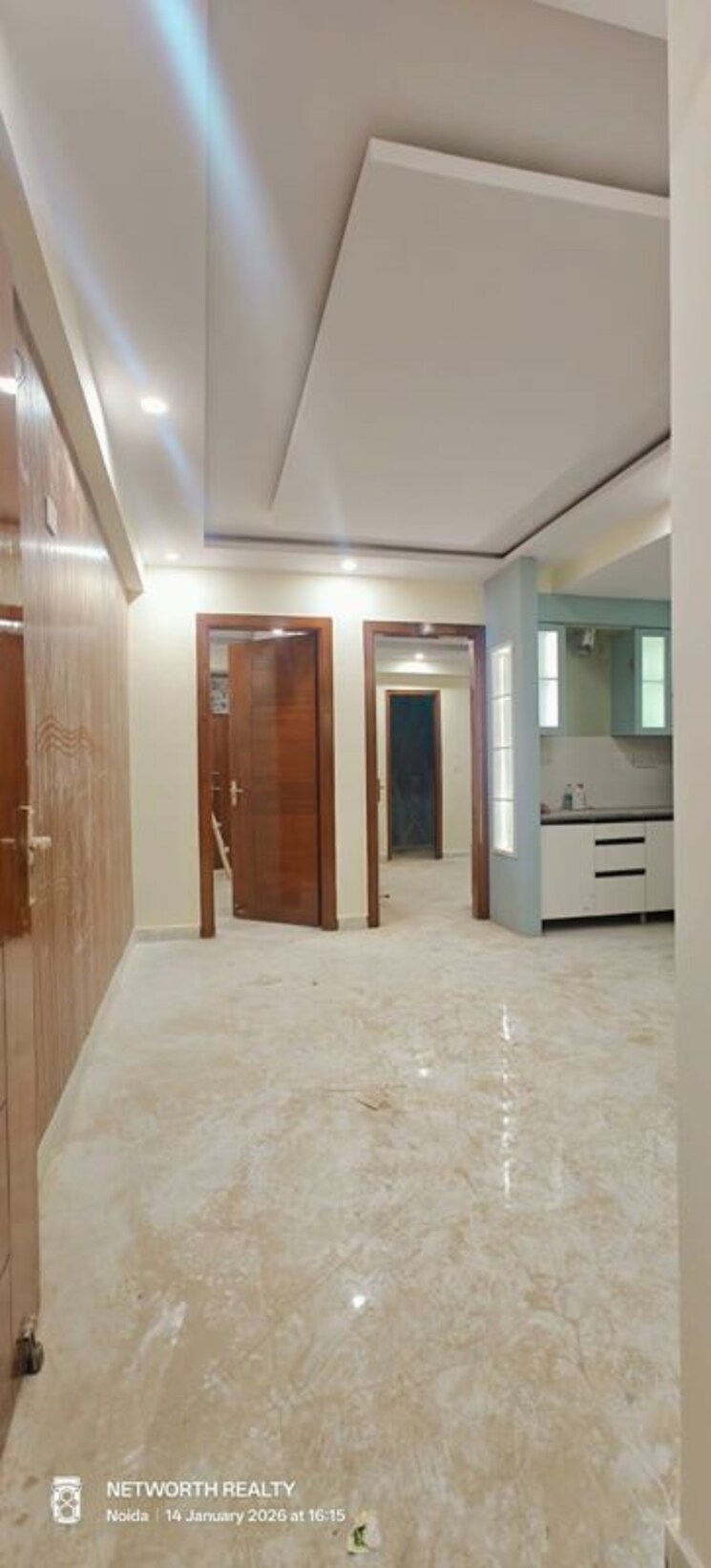 Room, sector 73 3 Bedroom 1300 Sq.Ft. Builder Floor In Sector 73 Noida 9804991