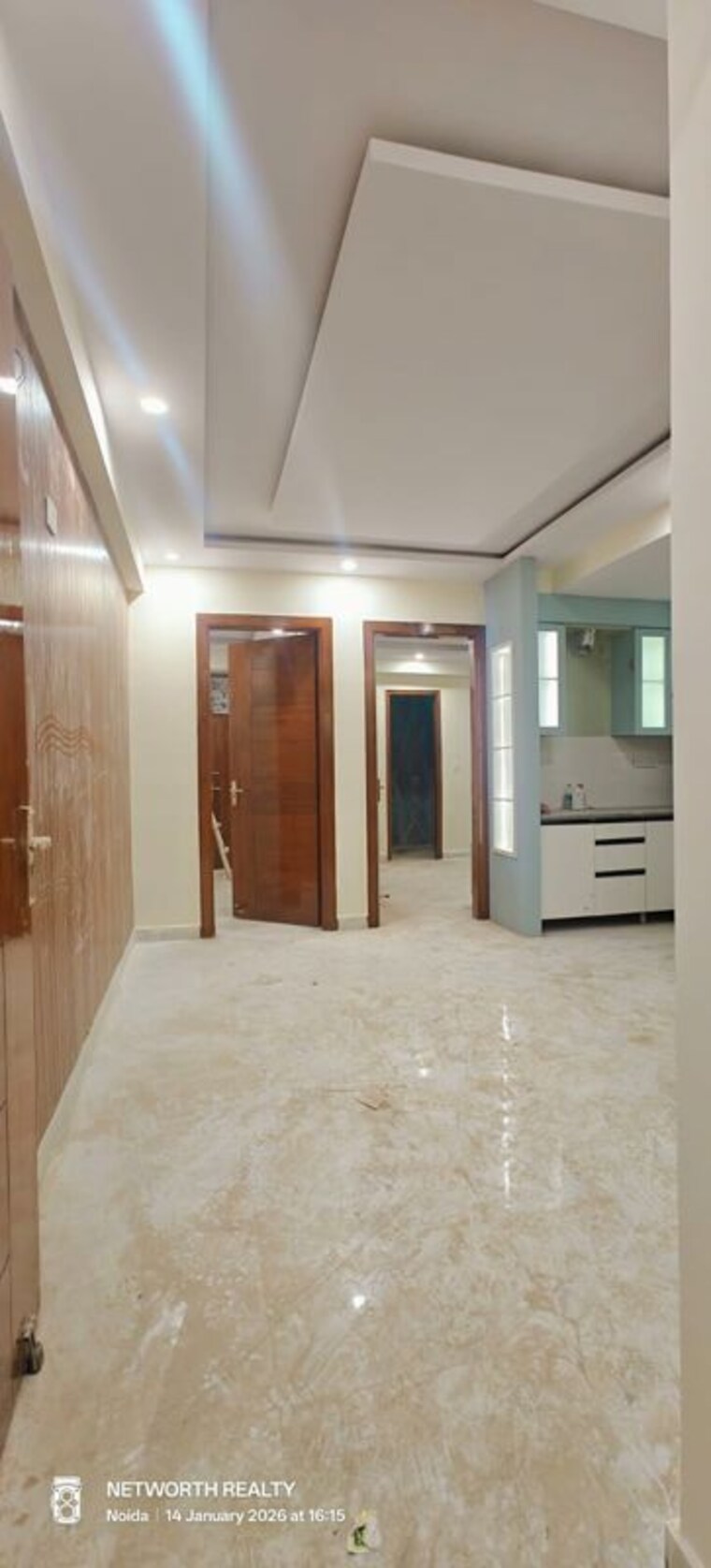 Room, sector 73 3 Bedroom 1300 Sq.Ft. Builder Floor In Sector 73 Noida 9804991