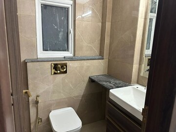 Bathroom in 3 BHK Apartment at Smart World Orchard, Sector 61 – for Rent