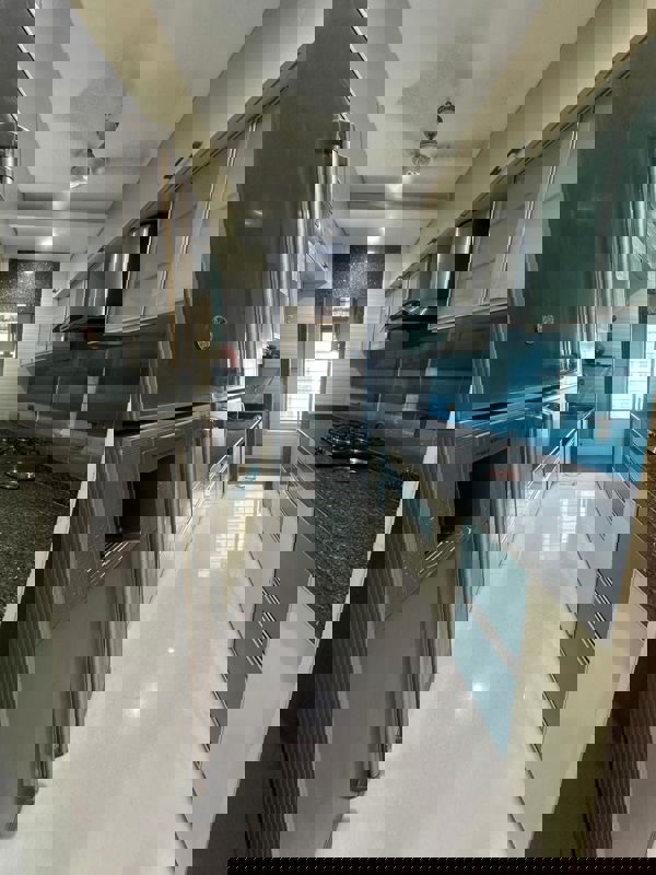 4 BHK + Servant Room Apartment For Rent in Oberoi Realty Woods