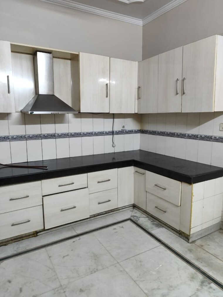 Kitchen, rwa-apartments-sector-39 1 RK 400 Sq.Ft. Villa In Sector 39 Noida 9805160