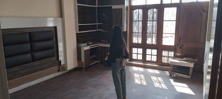  Parking, urban-estate-residents-welfare-association-sector 2 Bedroom 1542 Sq.Ft. Independent House In Sector 4 Gurgaon 9801650