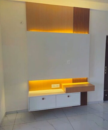 Room in 2 BHK Apartment at Trendsquares Ambience, Thanisandra Main Road – for Rent