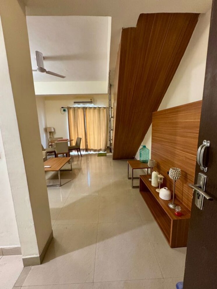 Living Room, paras-tierea 3.5 Bedroom 1580 Sq.Ft. Apartment In Sector 137 Noida 9804986