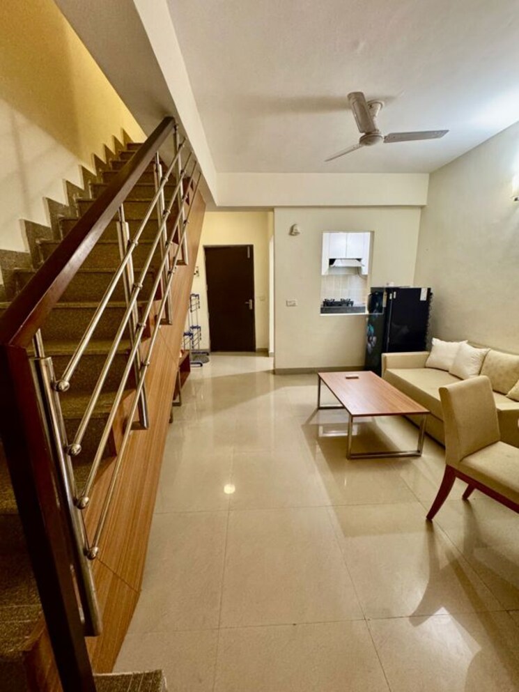 Room, paras-tierea 3.5 Bedroom 1580 Sq.Ft. Apartment In Sector 137 Noida 9804986