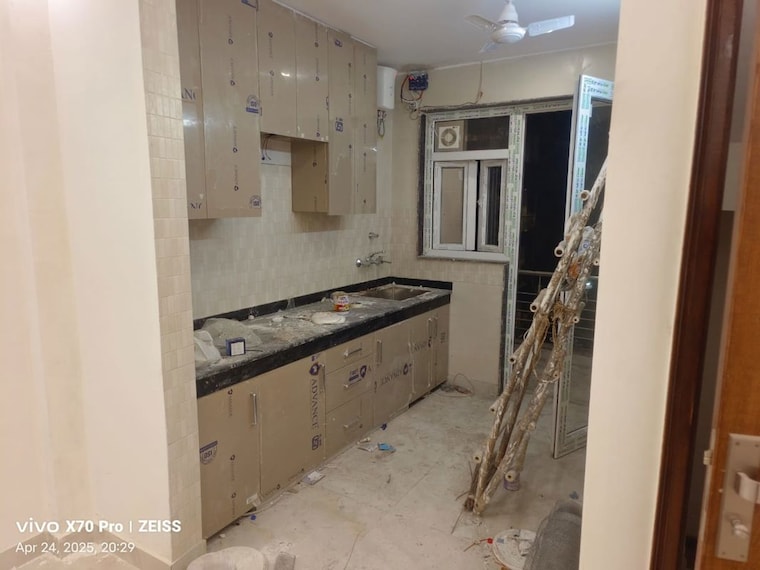 Balcony, east of kailash 3 Bedroom 1440 Sq.Ft. Builder Floor In East Of Kailash Delhi 9805035