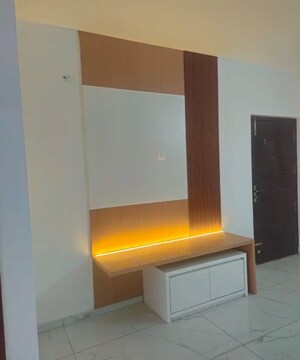 Room in 2 BHK Apartment at Trendsquares Ambience, Thanisandra Main Road – for Rent