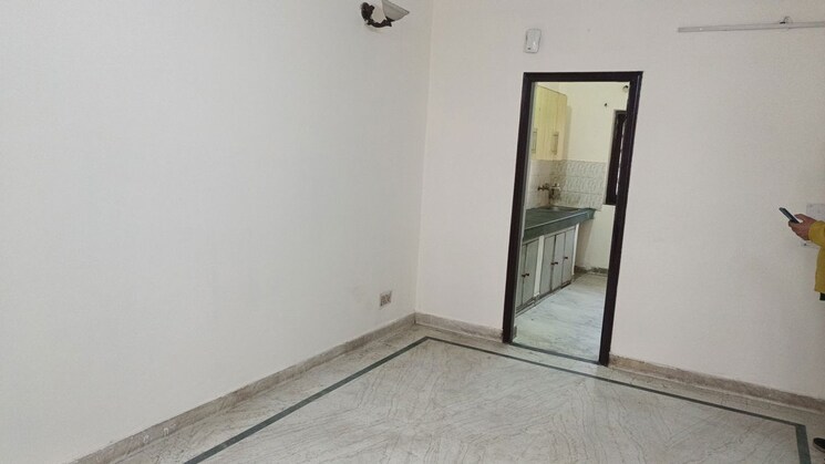 Room, ramprastha-society 2 Bedroom 900 Sq.Ft. Apartment In Ramprastha Greens Ghaziabad 9805390
