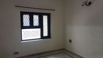 Room in 2 BHK Builder Floor at Ramprastha Society, Ramprastha Greens – for Rent