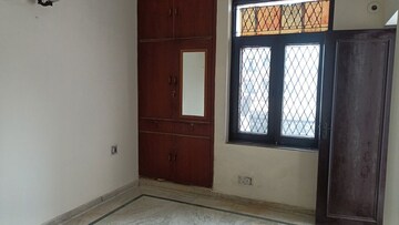 Room in 2 BHK Builder Floor at Ramprastha Society, Ramprastha Greens – for Rent