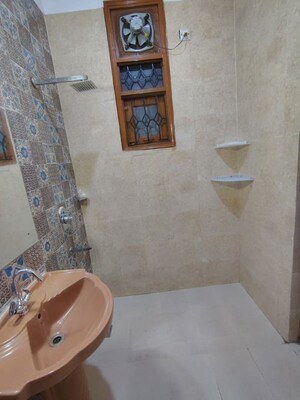 Bathroom in 3 BHK Apartment at Ardee Mall, Sector 52 – for Rent