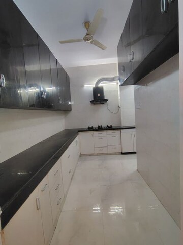 Kitchen in 3 BHK Apartment at Ardee Mall, Sector 52 – for Rent