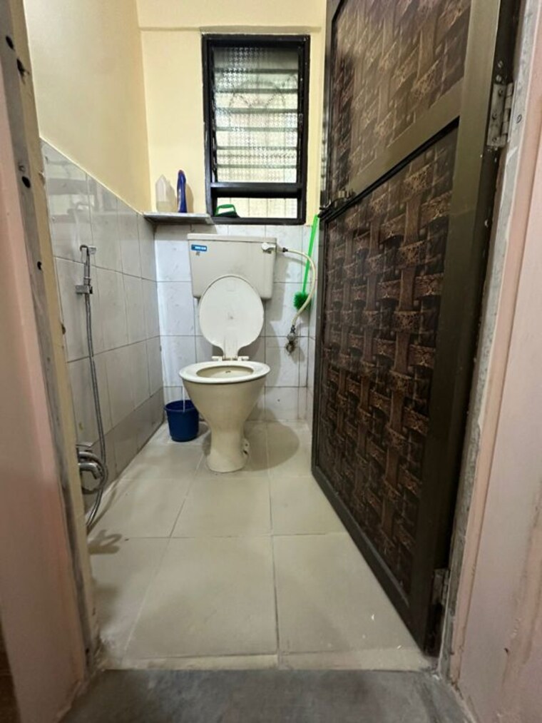 Bathroom, diamond-park-chs-dahisar 1 Bedroom 450 Sq.Ft. Apartment In Dahisar West Mumbai 9805481