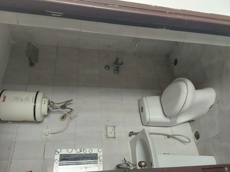 Attached Bathroom, ansal-royal-heritage 3 Bedroom 1485 Sq.Ft. Apartment In Sector 70 Faridabad 9805514