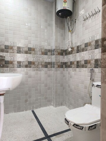 Bathroom in 2 BHK Builder Floor at Uday Arden 45, Sector 45 – for Rent