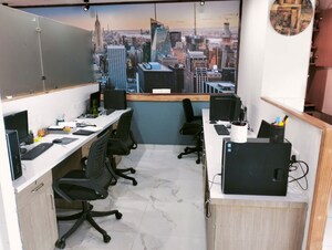  Office Space For Rent in Emaar The Palm Square, Sector 66