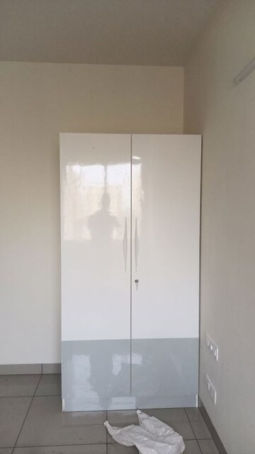 Room in 2 BHK Apartment at Prestige Royale Gardens, Gantiganahalli – for Rent