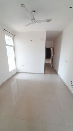 Room in 2 BHK Apartment at Tulip Lemon, Sector 69 – for Rent