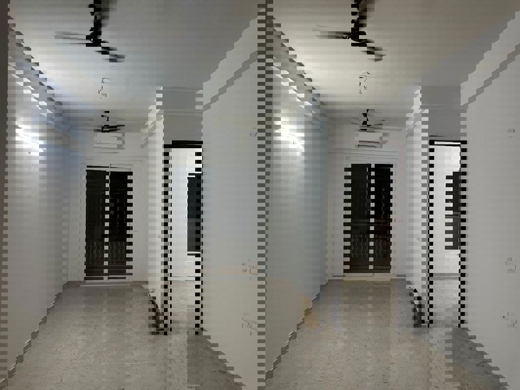 3 BHK + Extra Room Apartment For Sale in Smart World Orchard