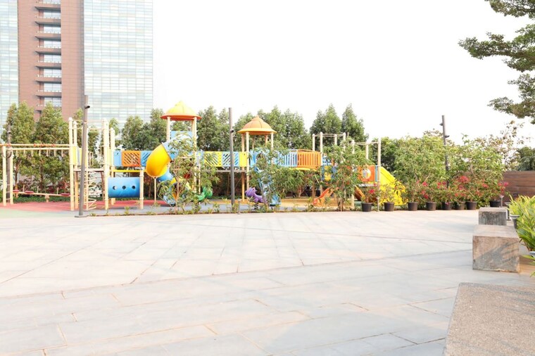 Garden, kohinoor-square-altissimo 3.5 Bedroom 2000 Sq.Ft. Apartment In Dadar West Mumbai 9805737