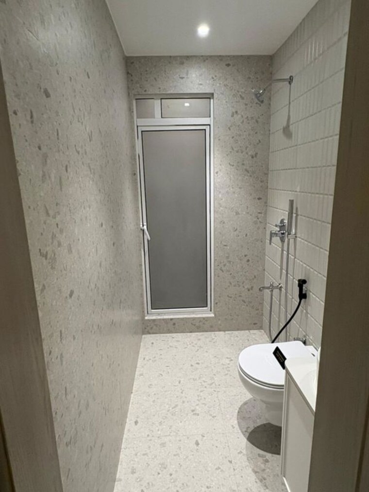 Bathroom, starwing-i-stay 1 Bedroom 406 Sq.Ft. Apartment In Andheri East Mumbai 9805976