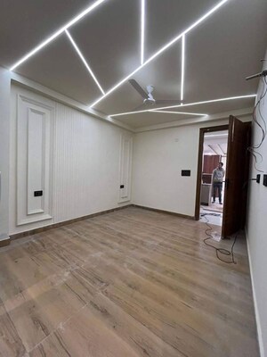 Room in 3 BHK Builder Floor at Chattarpur – for Rent