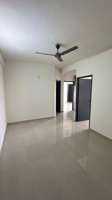 Room in 3 BHK Apartment at Pyramid Altia, Sector 70 – for Rent