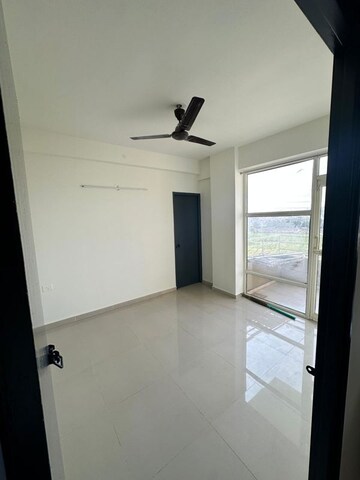 3 BHK Apartment For Rent in Pyramid Altia, Sector 70