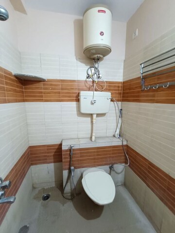 Bathroom in 3 BHK Apartment at Sai Balaji Lemon Tree, Kempapura – for Rent