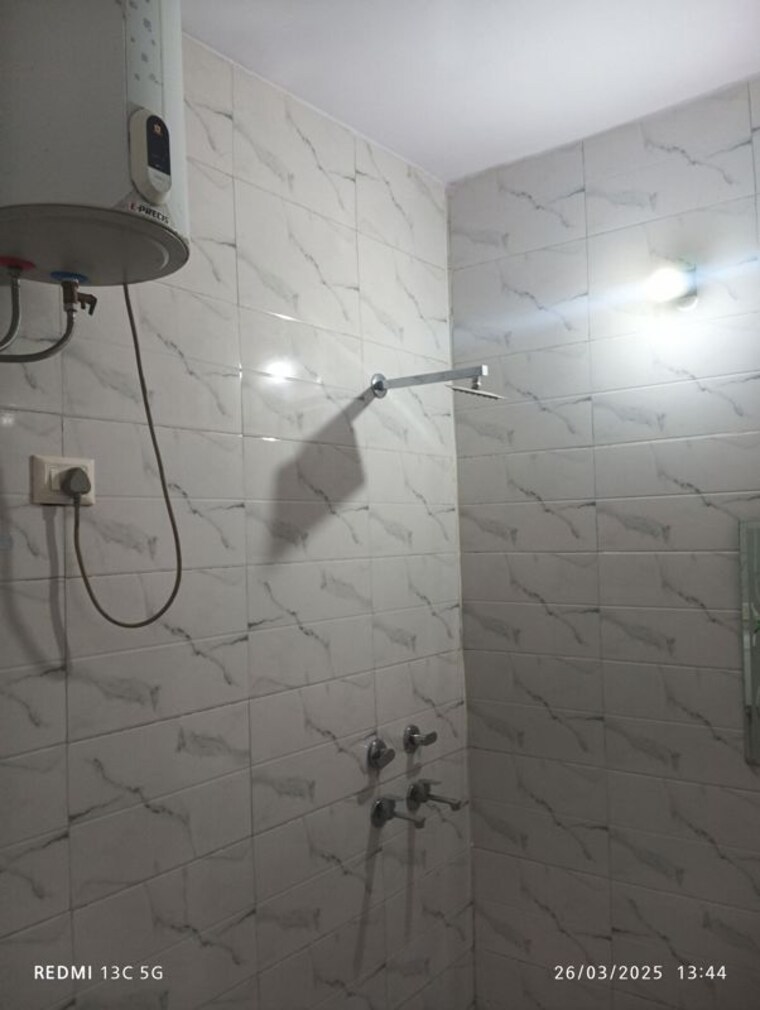 Bathroom, shalimar garden 2 Bedroom 910 Sq.Ft. Builder Floor In Shalimar Garden Ghaziabad 9806201