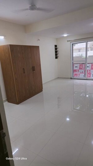 Room in 1 BHK Builder Floor at The Lake View Address, Electronic City Phase I – for Rent