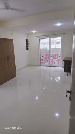 1 BHK Builder Floor For Rent in The Lake View Address