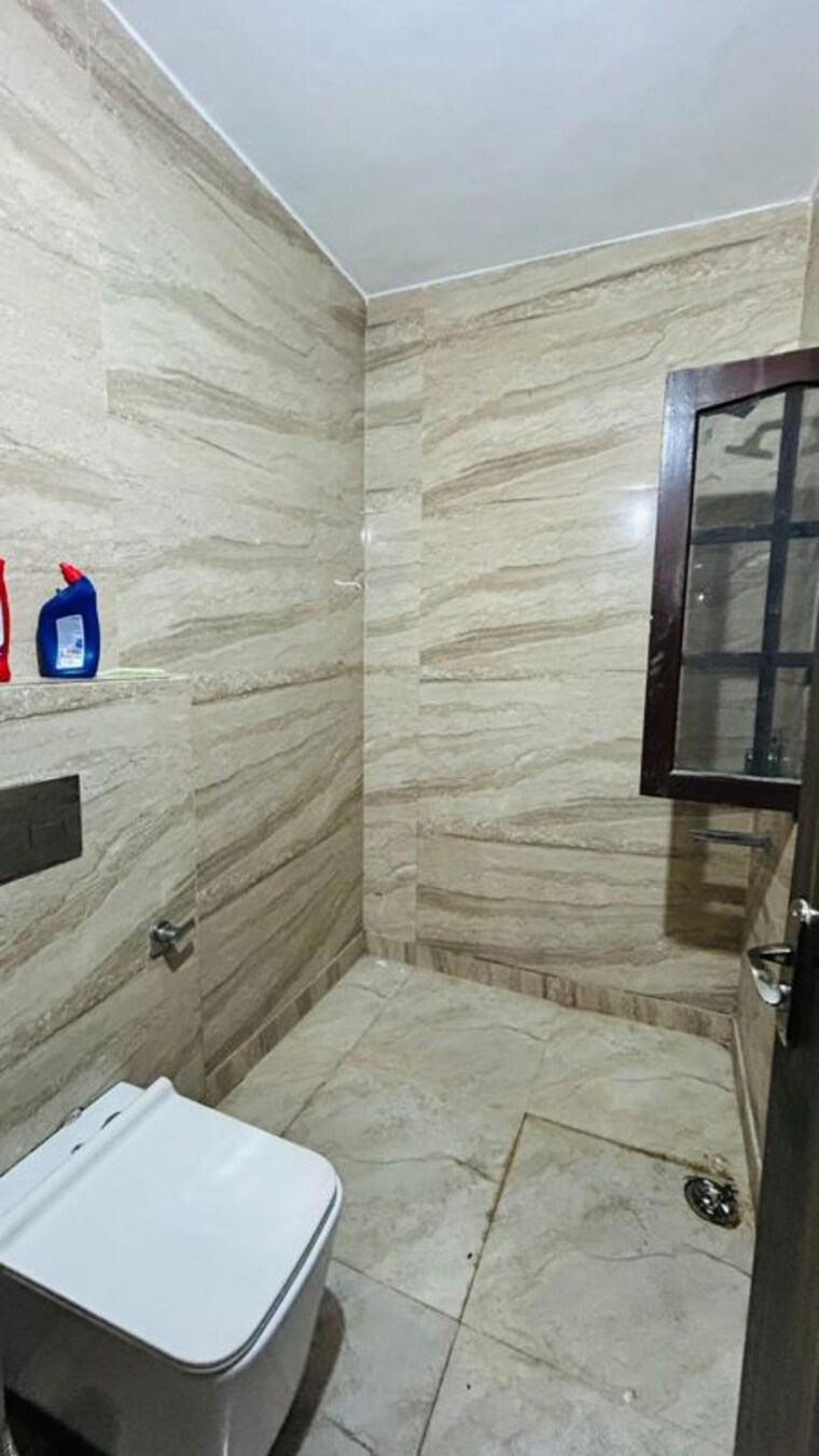 Bathroom, sector 23 3 Bedroom 2133 Sq.Ft. Builder Floor In Sector 23 Gurgaon 9806358