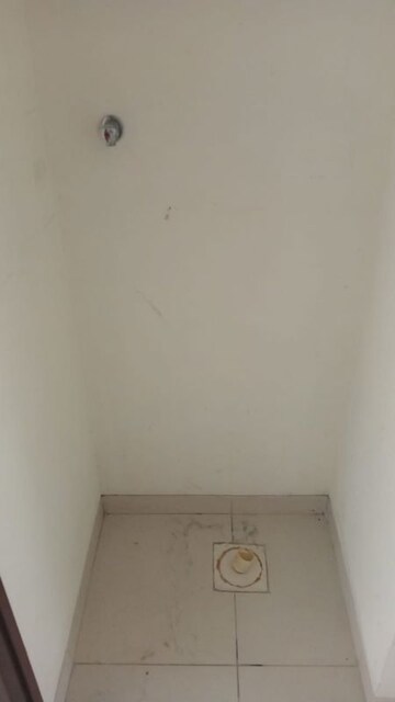 Room in 1 BHK Apartment at Godrej Nest Kandivali, Kandivali East – for Rent