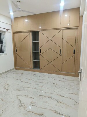 Room in 2.5 BHK Apartment at Trishul Happy Homes, Electronic City – for Rent